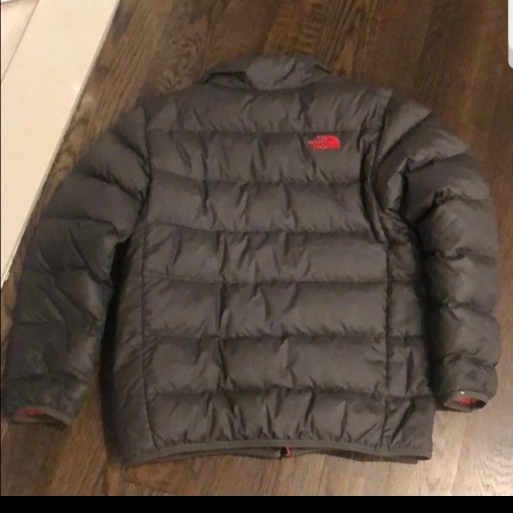 Boys north face medium 10/12 550 red black puffer